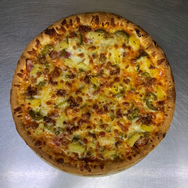 Savory BBQ Chicken Pizza Delights
