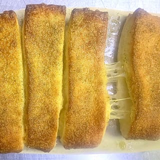 Stuffed Garlic Breadsticks (8 pcs)