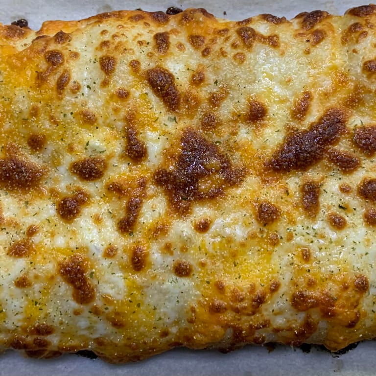 Delicious Breadsticks to Complement Your Pizza
